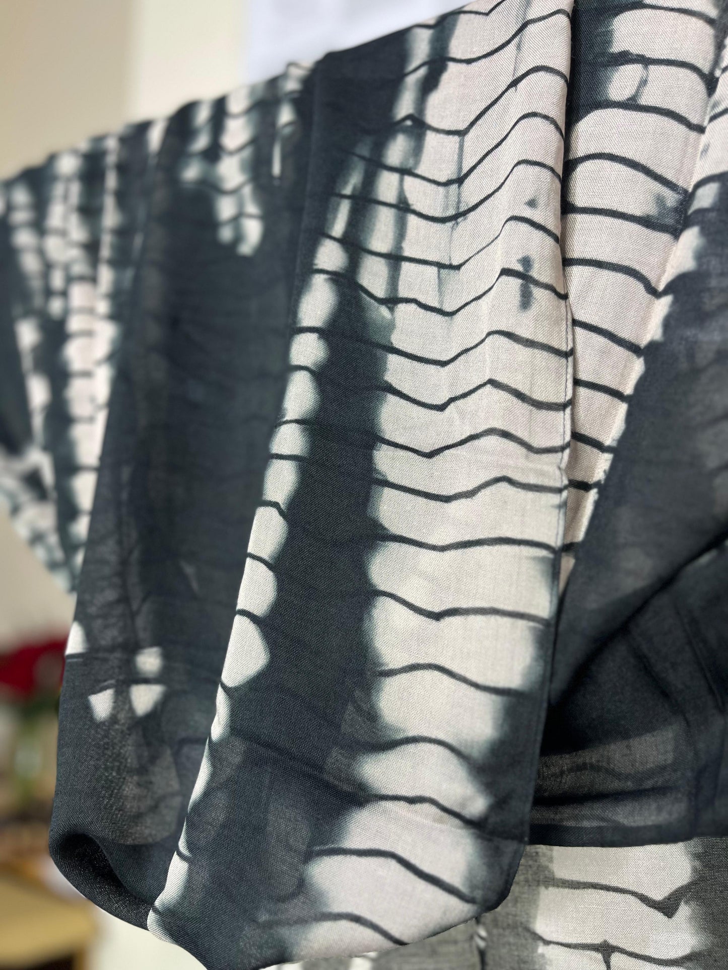 BEIGE RIPPLE MODAL HIJAB