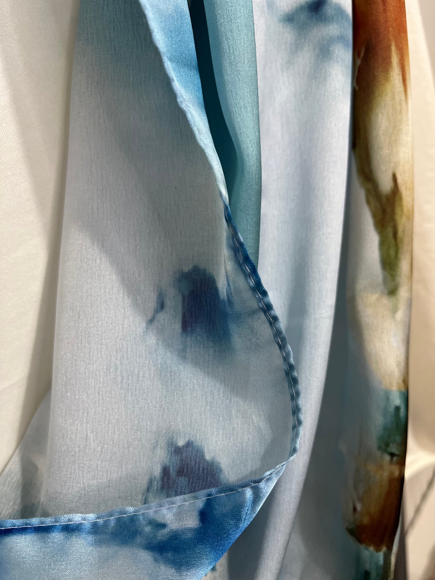 SNOWY MOUNTAINS SATIN HIJAB