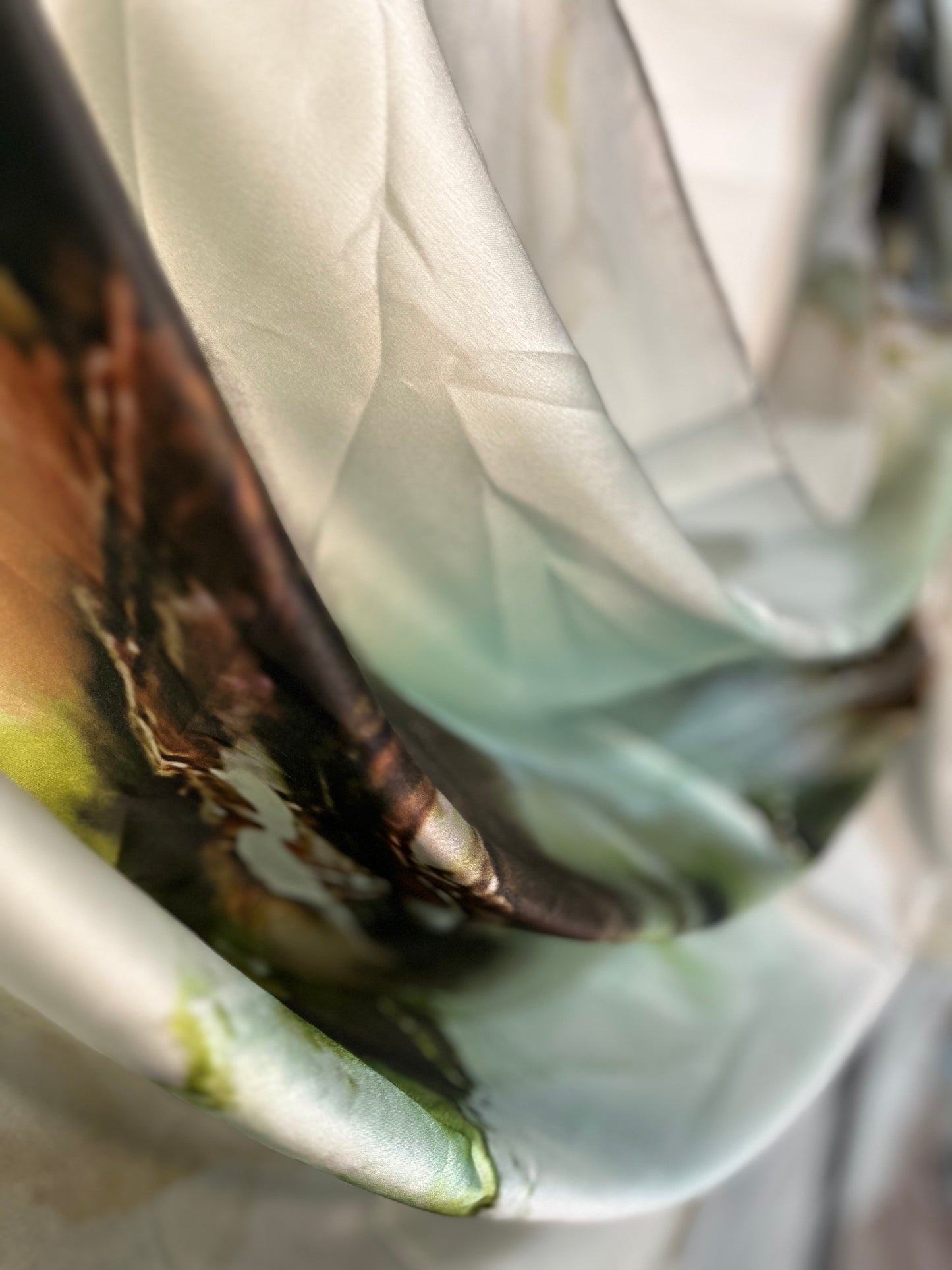 BOTANICALS SATIN HIJAB