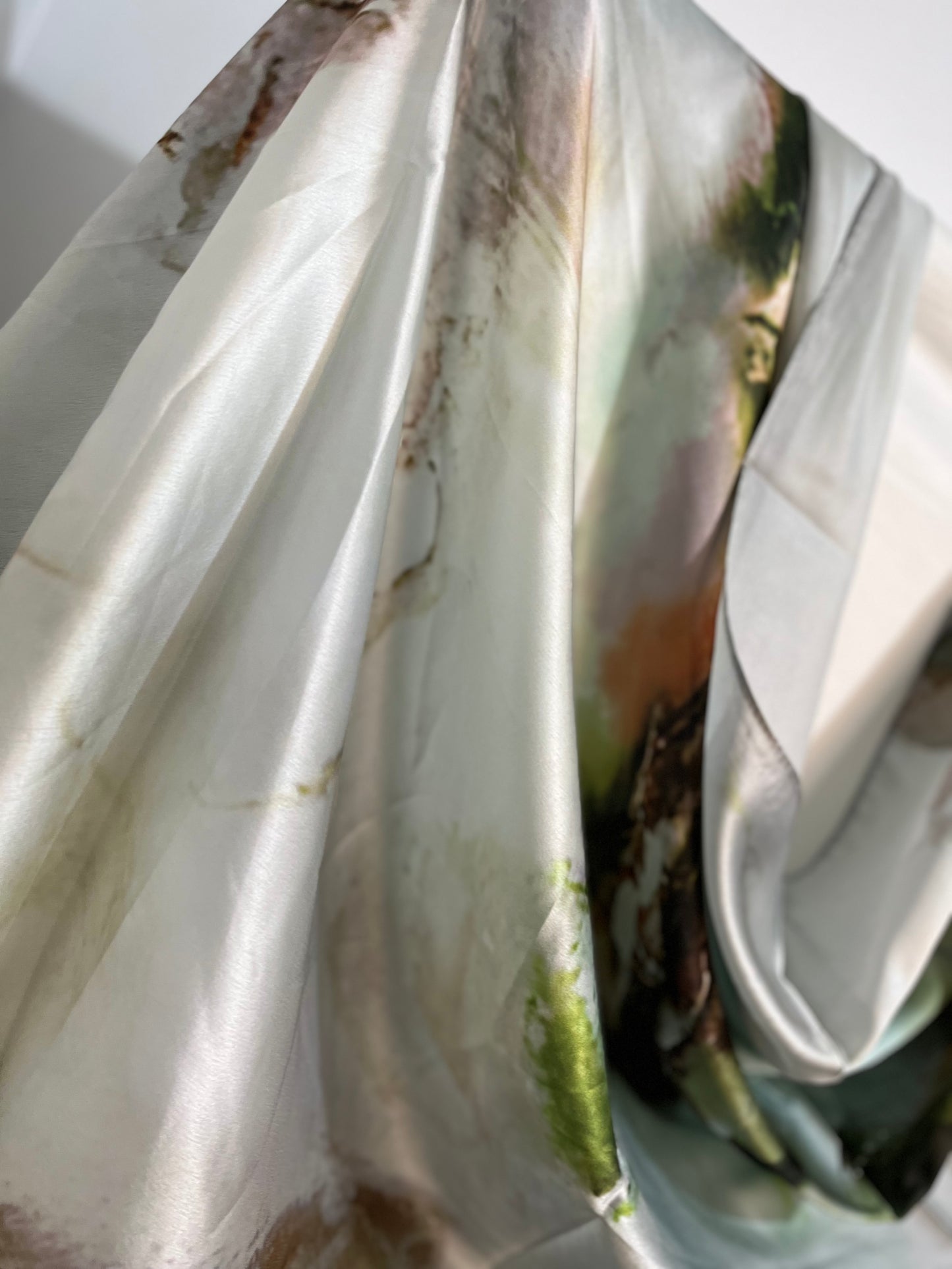 BOTANICALS SATIN HIJAB