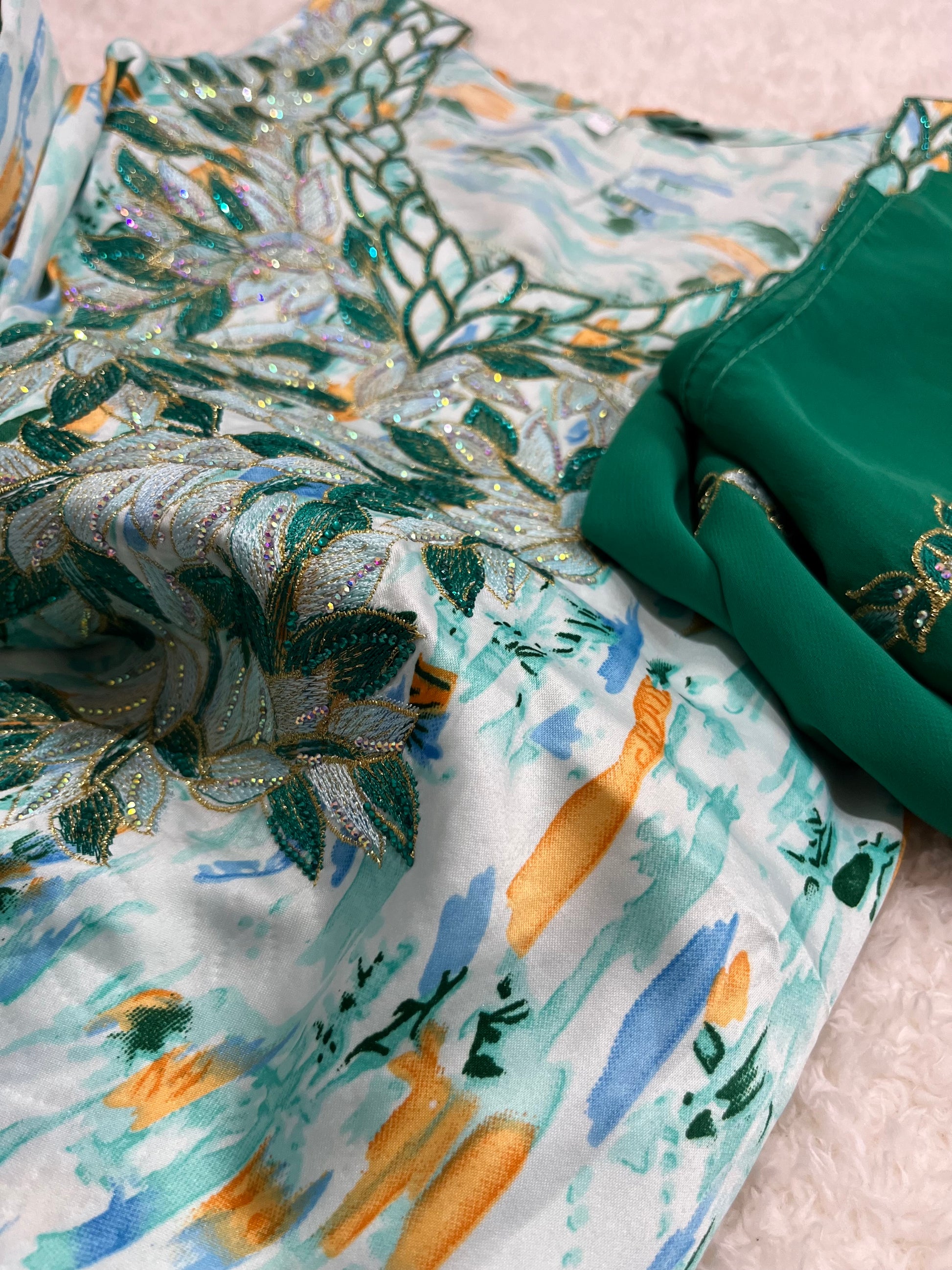 Luxury green Mukhawar with elegant embroidery perfect for Eid and occasions
