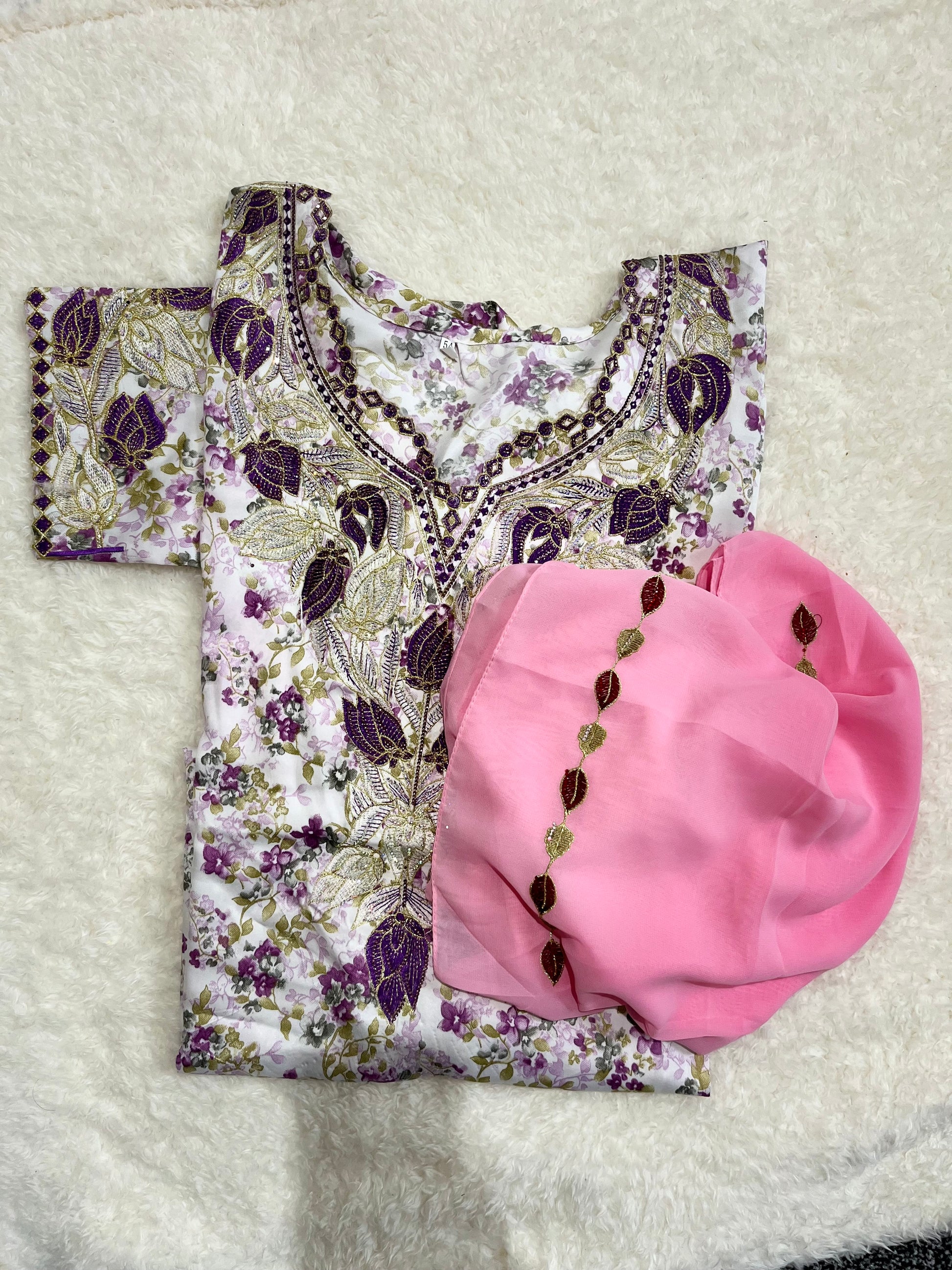 Luxury purple Mukhawar with detailed embroidery for Eid occasions