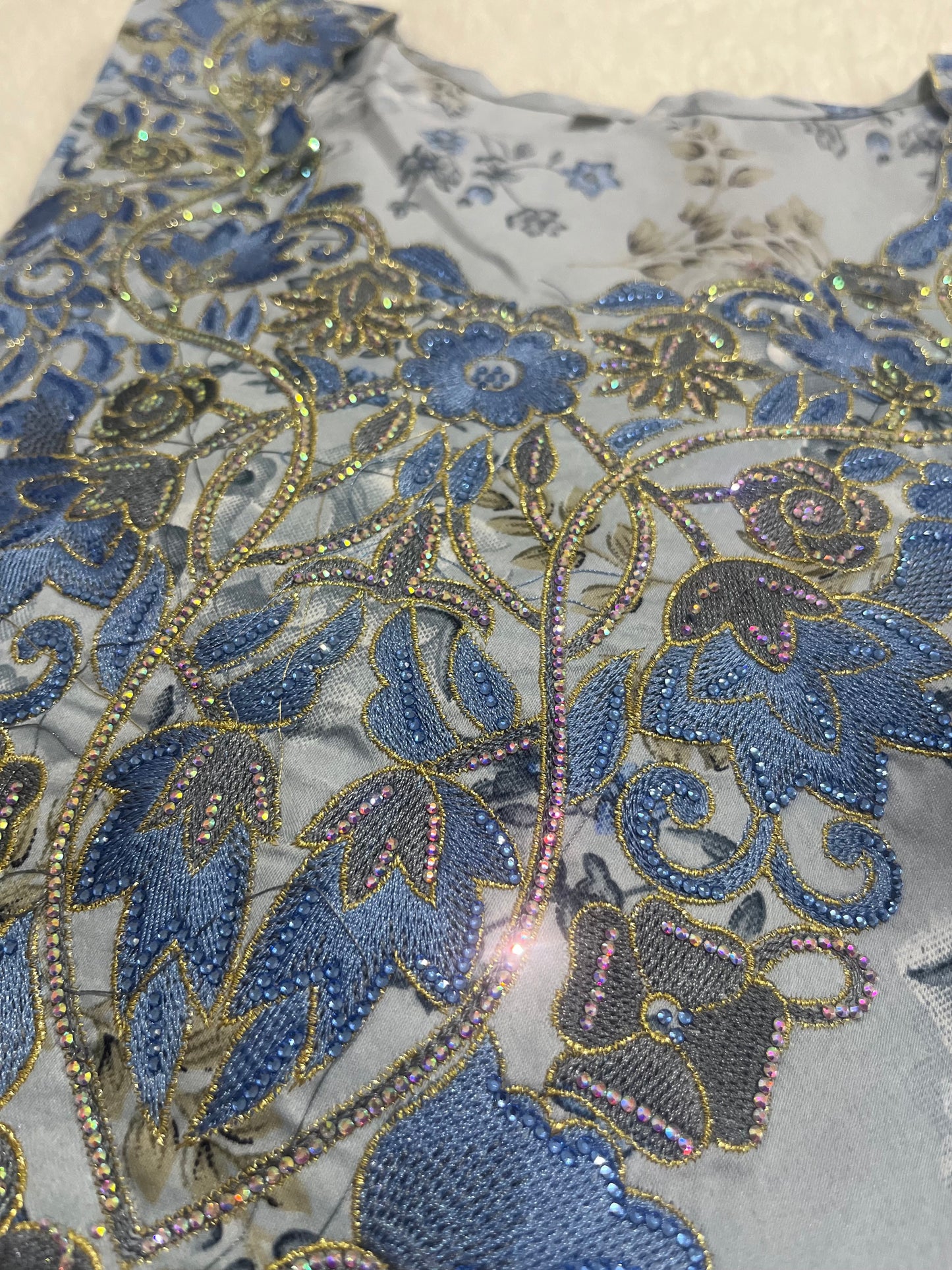Elegant sapphire blue Mukhawer inspired by Dubai Gulf fashion