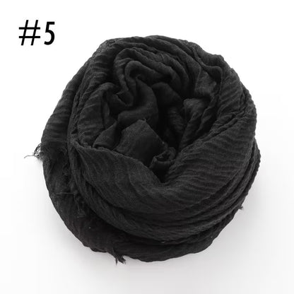 Very soft crinkle cotton hijab in black with lightweight breathable fabric